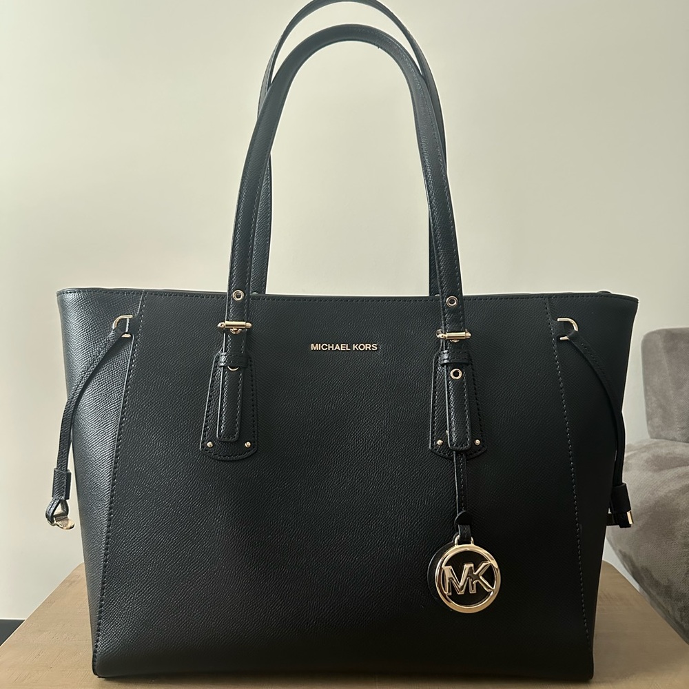 Michael Kors Voyager Medium Crossgrain Leather Tote Bag